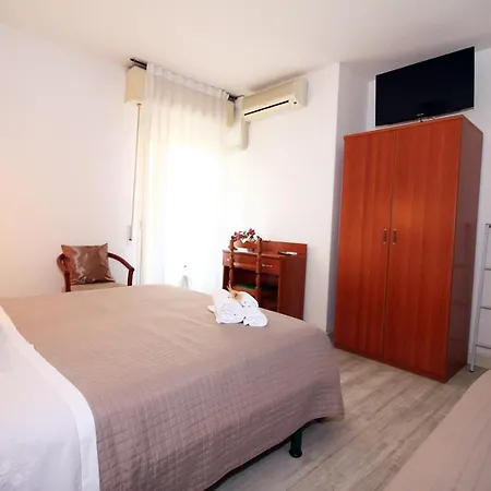 Luna Hotel